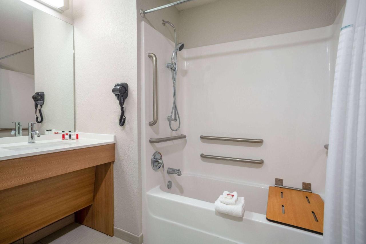 Microtel Inn & Suites By Wyndham Liberty Ne Kansas City Area Ngoại thất bức ảnh